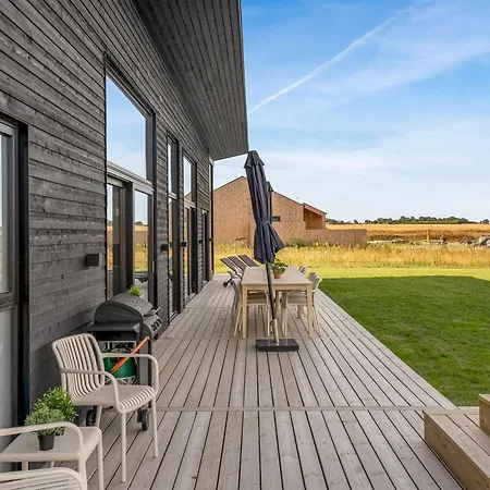 Marten - 500m From The Sea By Interhome